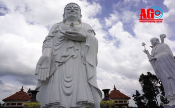 Vãn cảnh những ngôi chùa xây dựng tượng Phật khổng lồ